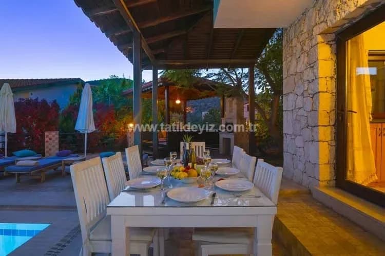 Villa Otantik 10