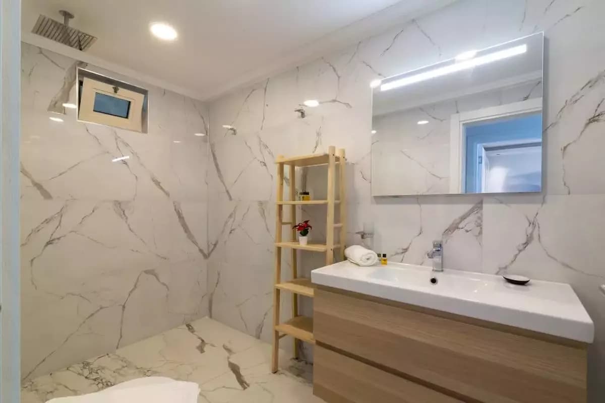 Suit La Mer Deluxe 17