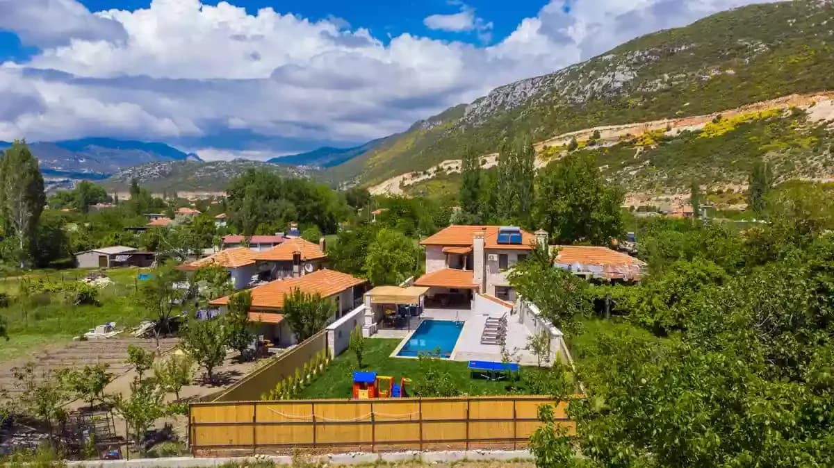 Villa Yanar 80
