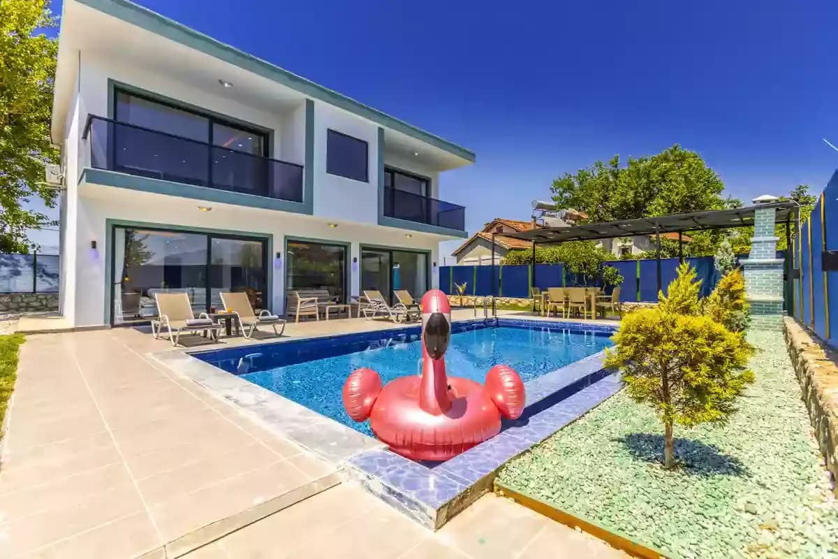 Villa Last Summer 12