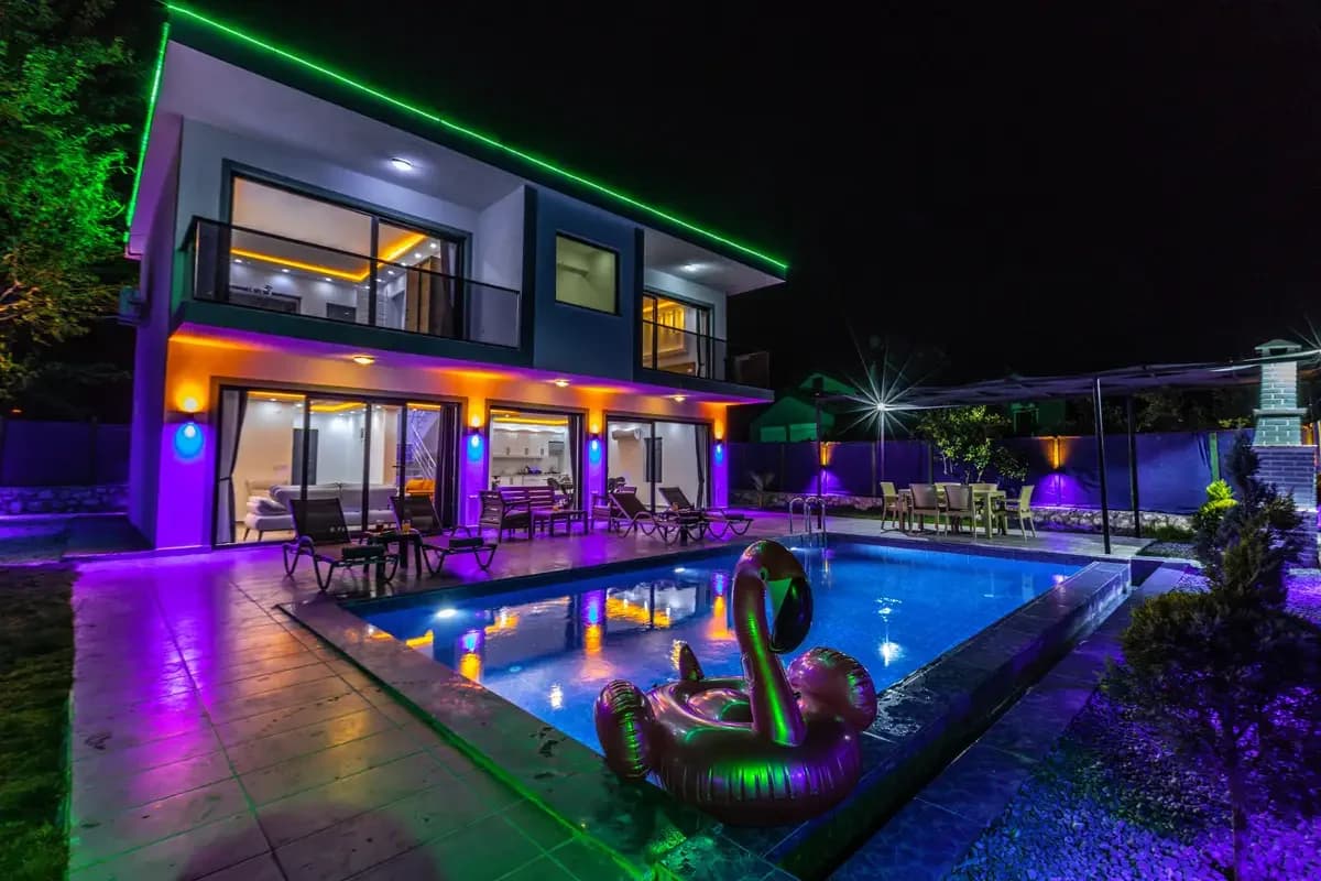 Villa Last Summer 18