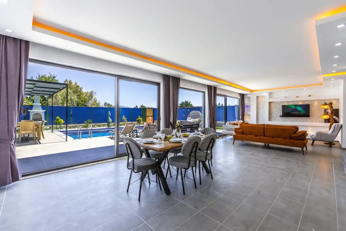 Villa Last Summer 29