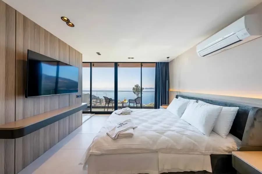 Villa Safran Flower 19