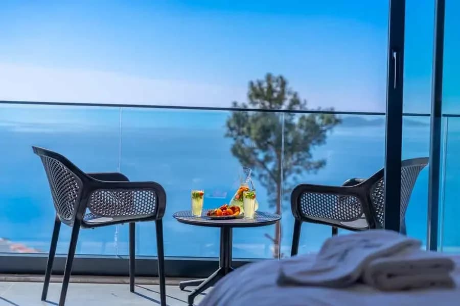 Villa Safran Flower 27