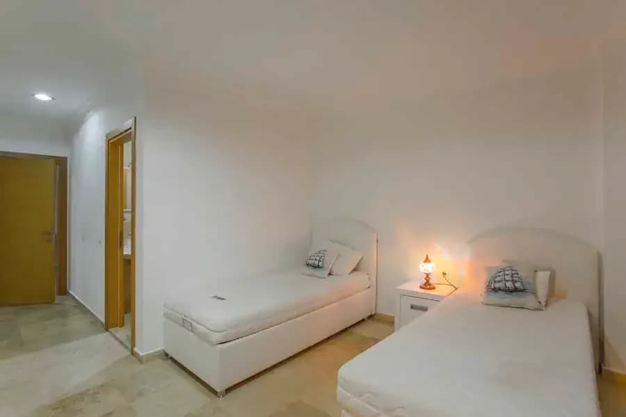 Villa Yirmi 24