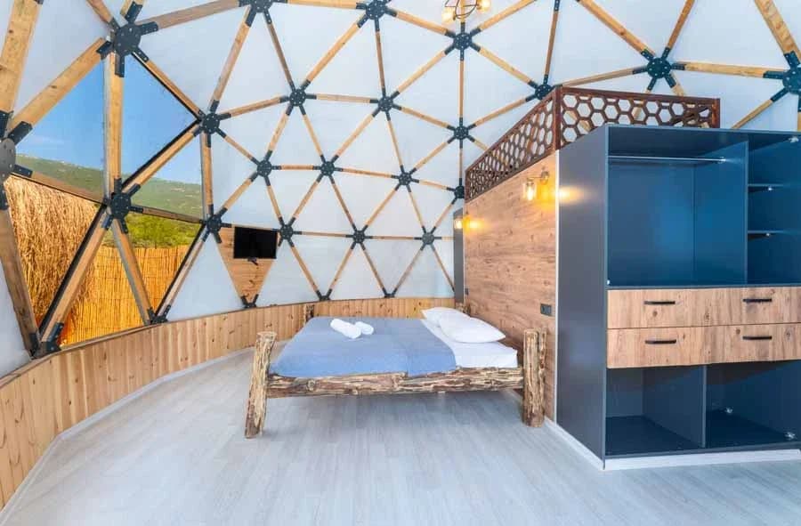 King Dome C 4 44