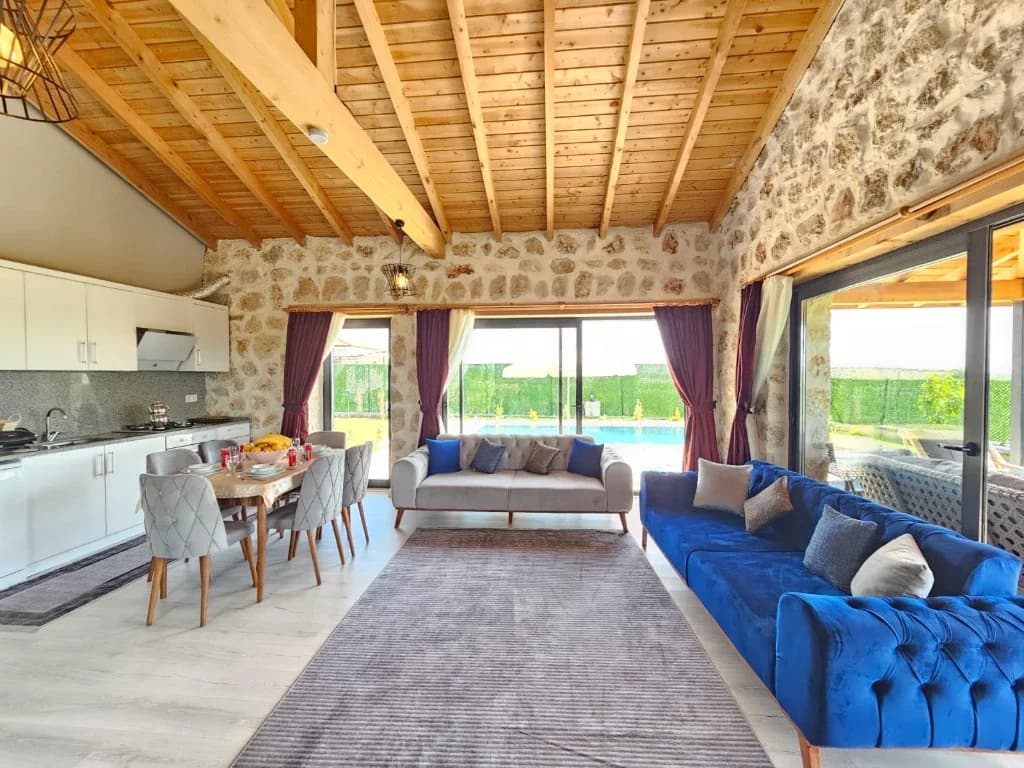 Villa Uca Royal 2 25