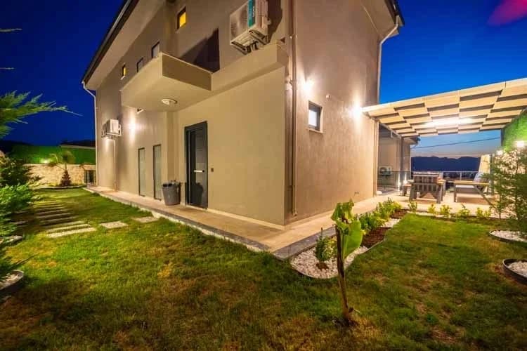 Villa Colombia 66