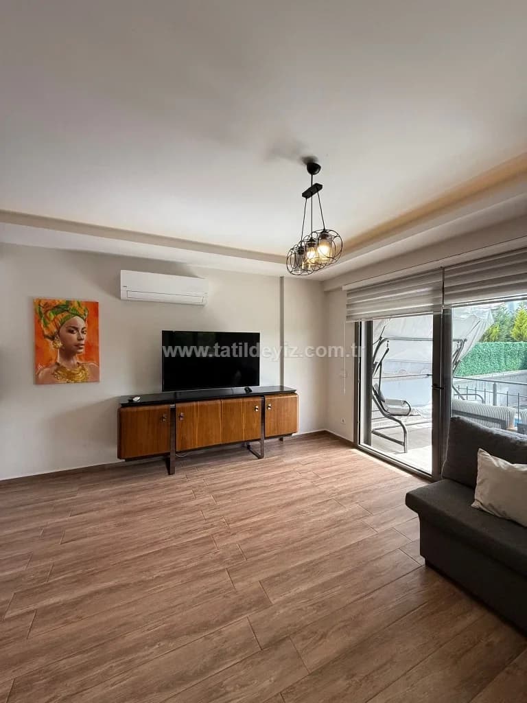Villa Sloths 11