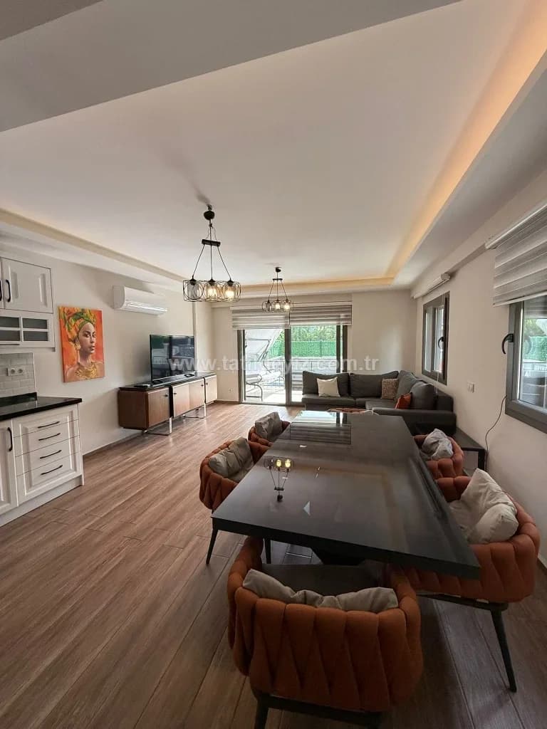 Villa Sloths 12