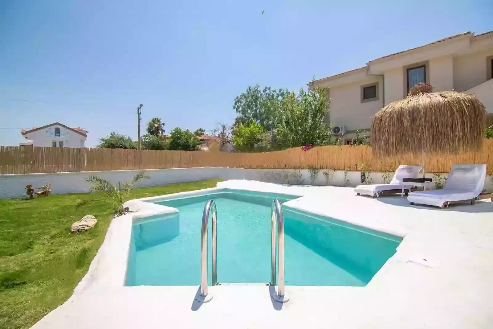 Villa Sunny Garden 1 3